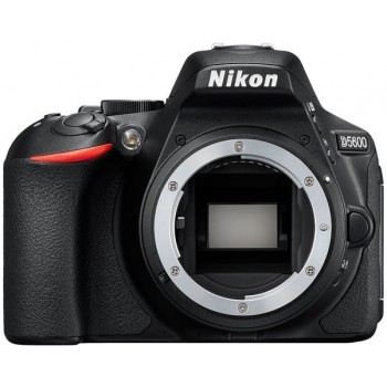 Зеркальный фотоаппарат Nikon D5600 Body