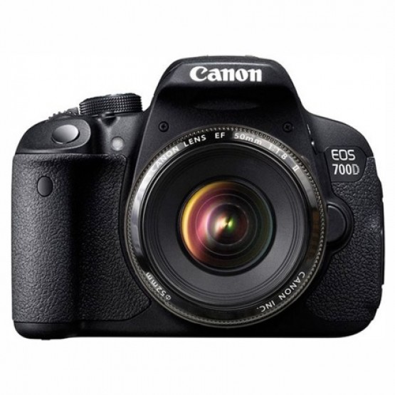 Зеркальный фотоаппарат Canon EOS 700D Kit 50mm f/1.8 II