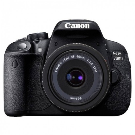 Зеркальный фотоаппарат Canon EOS 700D Kit 40mm f/2.8 STM