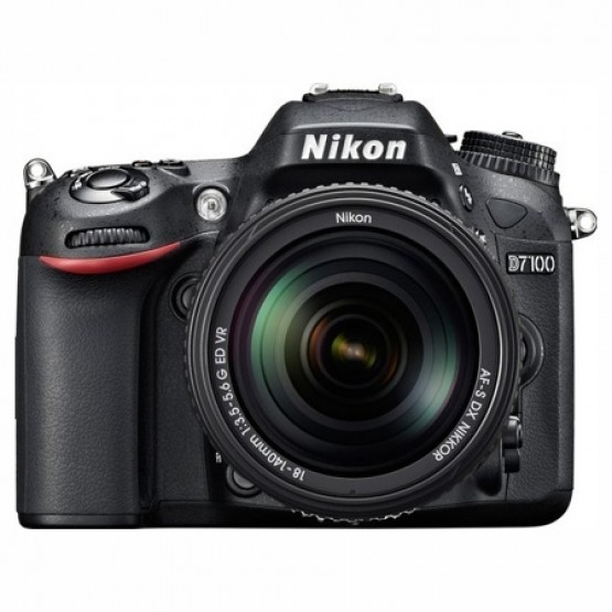 Зеркальный фотоаппарат Nikon D7100 Kit 18-140mm VR