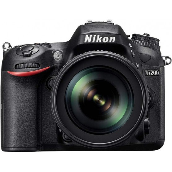 Зеркальный фотоаппарат Nikon D7200 Kit 18-200mm VR II